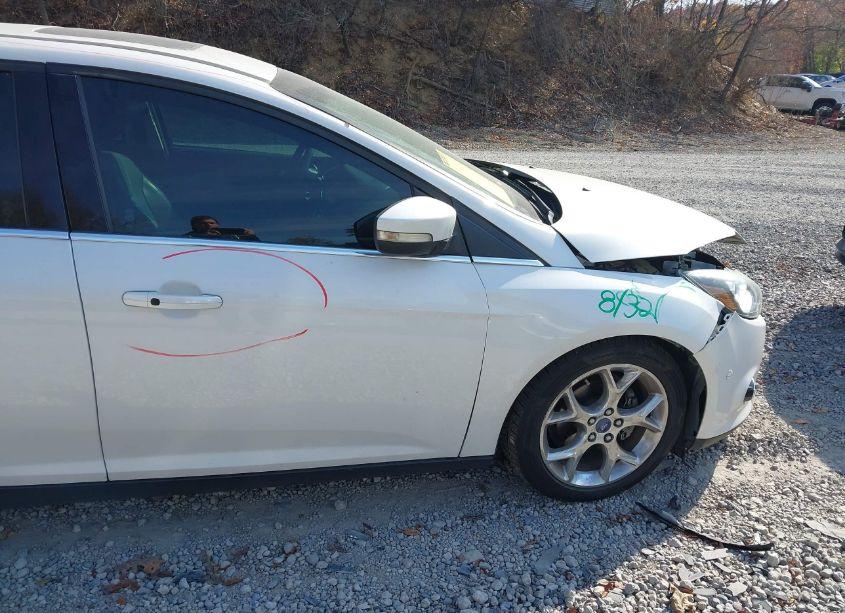Photo 14 of 2013 Ford Focus TITANIUM (VIN 1FADP3J24DL200162)