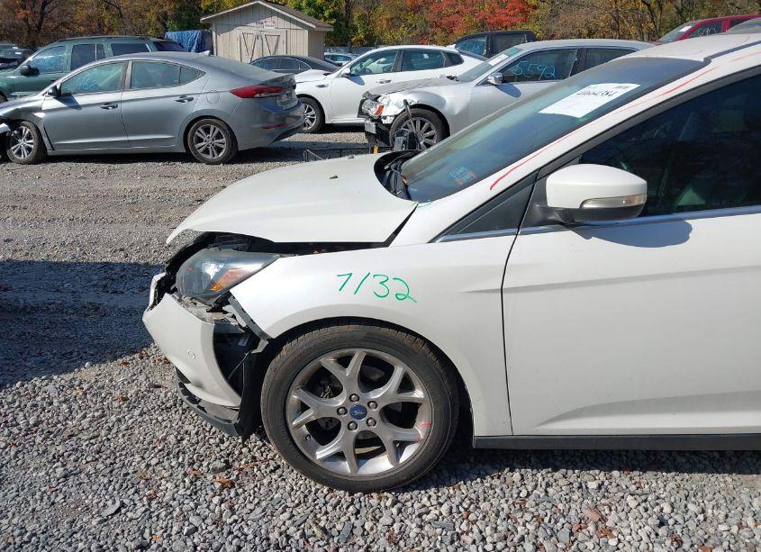 Photo 17 of 2013 Ford Focus TITANIUM (VIN 1FADP3J24DL200162)