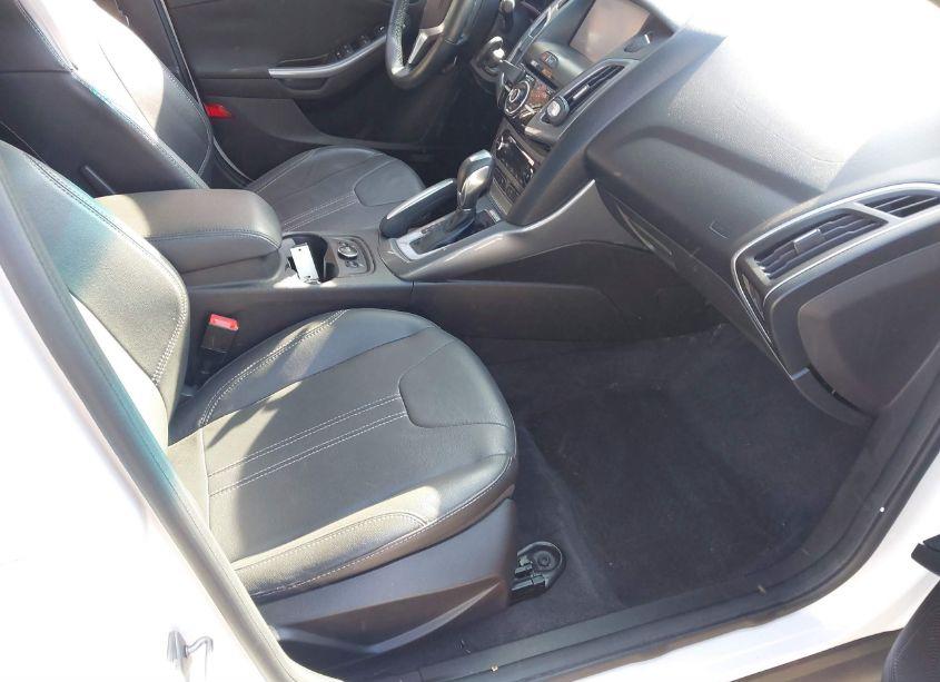Photo 5 of 2013 Ford Focus TITANIUM (VIN 1FADP3J24DL200162)