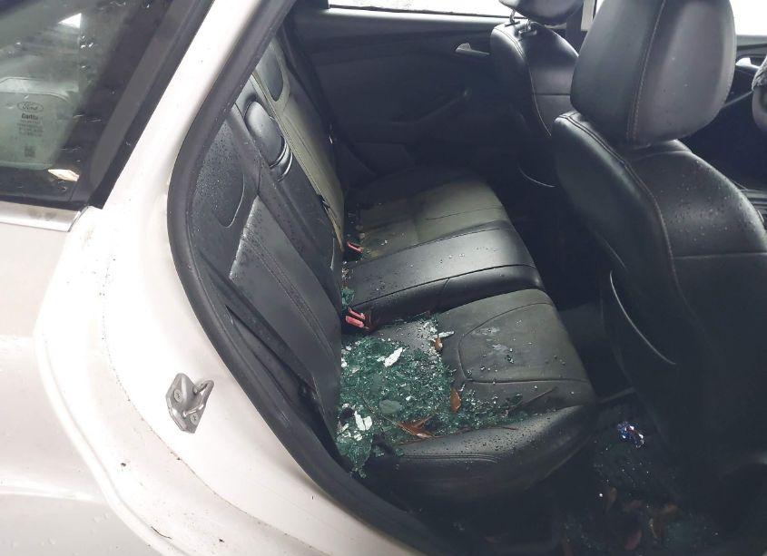 Photo 8 of 2013 Ford Focus TITANIUM (VIN 1FADP3J24DL263200)