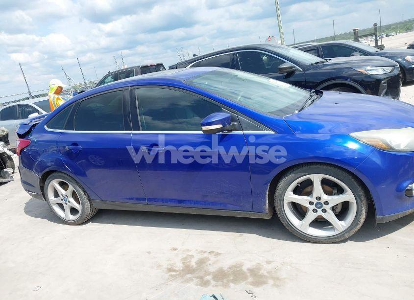 Photo 13 of 2013 Ford Focus TITANIUM (VIN 1FADP3J24DL280689)