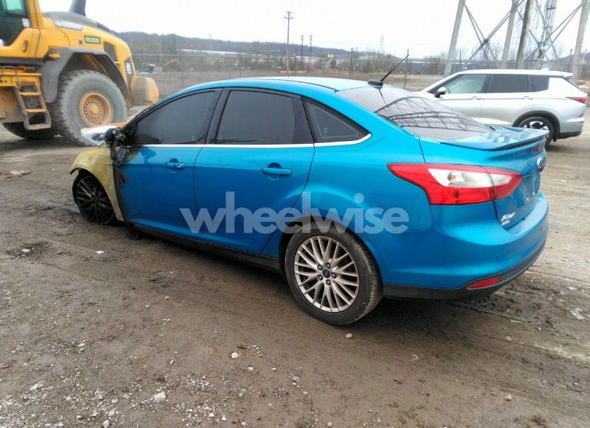 Photo 3 of 2014 Ford Focus TITANIUM (VIN 1FADP3J24EL115534)