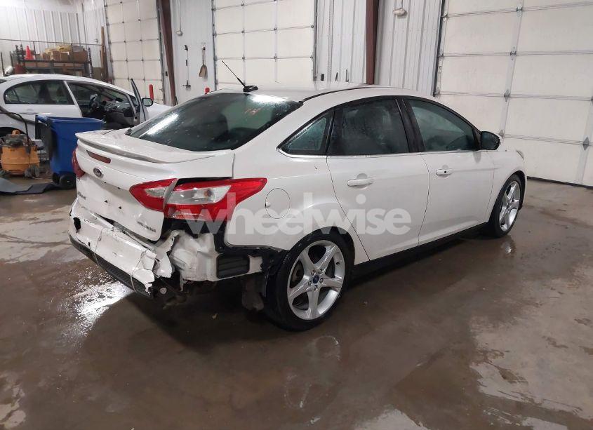 Photo 4 of 2014 Ford Focus TITANIUM (VIN 1FADP3J24EL139252)