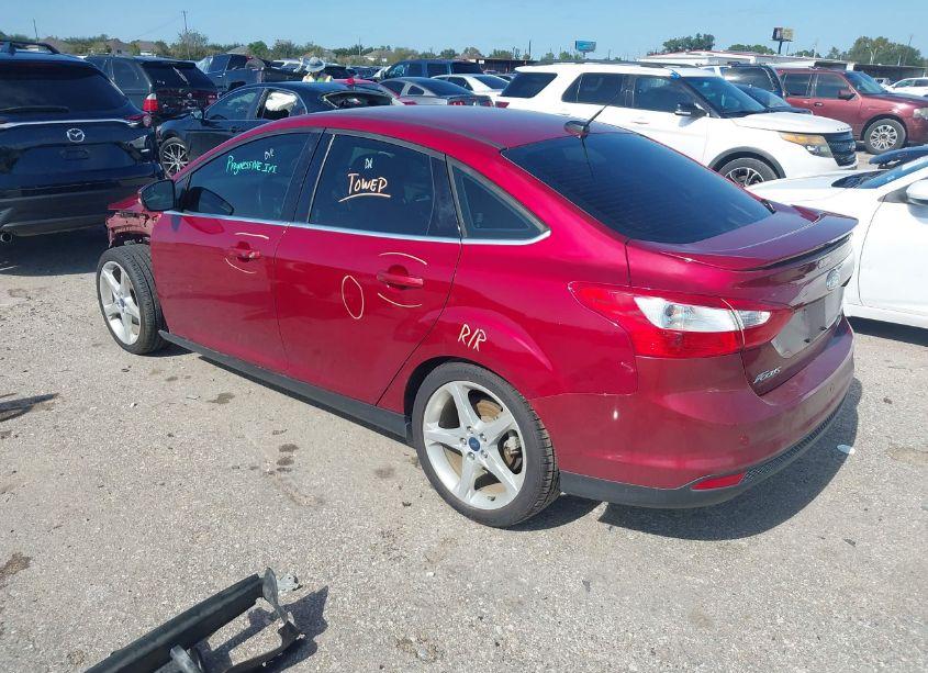 Photo 3 of 2014 Ford Focus TITANIUM (VIN 1FADP3J24EL184076)