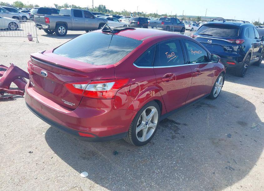 Photo 4 of 2014 Ford Focus TITANIUM (VIN 1FADP3J24EL184076)