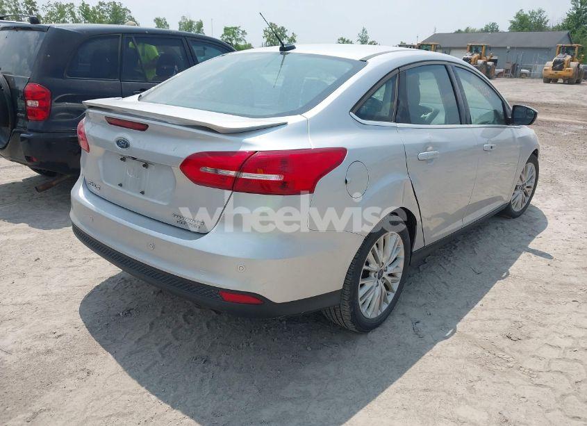 Photo 4 of 2015 Ford Focus TITANIUM (VIN 1FADP3J24FL280341)