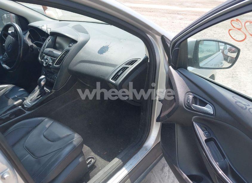 Photo 5 of 2015 Ford Focus TITANIUM (VIN 1FADP3J24FL280341)