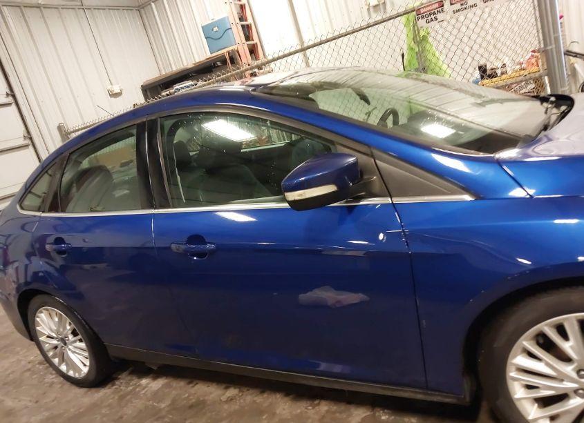 Photo 14 of 2015 Ford Focus TITANIUM (VIN 1FADP3J24FL373344)