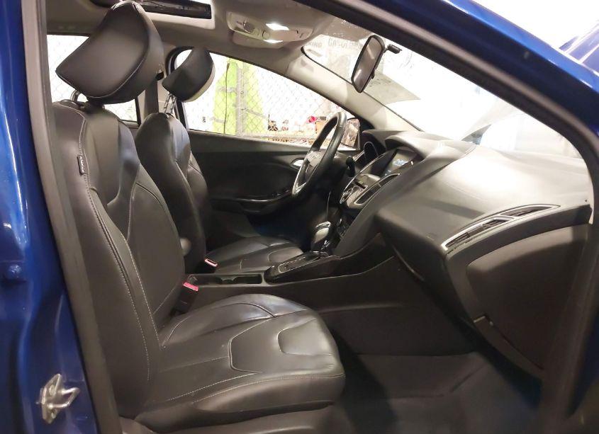 Photo 5 of 2015 Ford Focus TITANIUM (VIN 1FADP3J24FL373344)