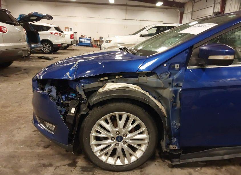 Photo 6 of 2015 Ford Focus TITANIUM (VIN 1FADP3J24FL373344)