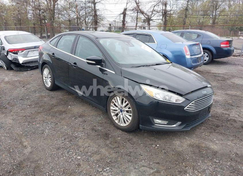 2016 Ford Focus TITANIUM (VIN 1FADP3J24GL224370) main photo