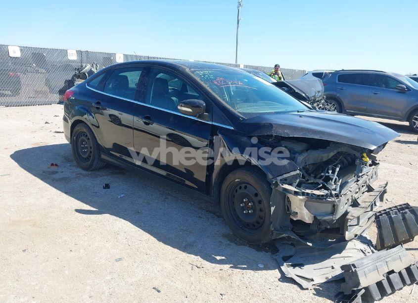 2017 Ford Focus TITANIUM (VIN 1FADP3J24HL295571) main photo