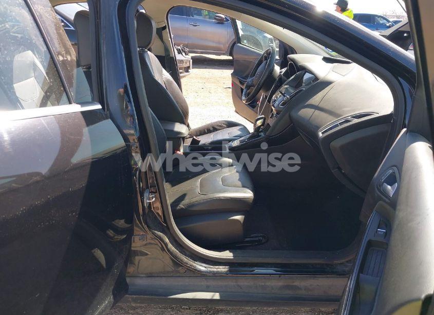 Photo 5 of 2017 Ford Focus TITANIUM (VIN 1FADP3J24HL295571)