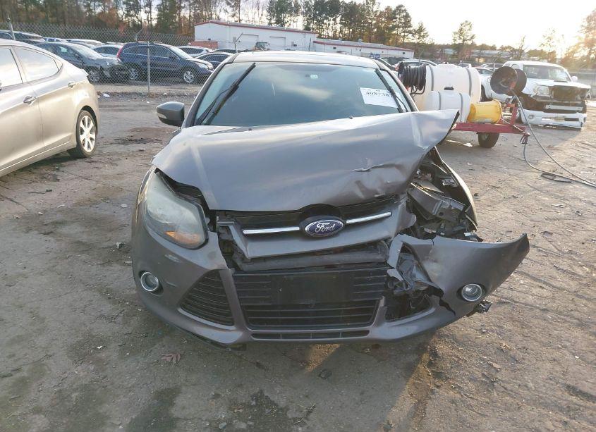 Photo 12 of 2014 Ford Focus TITANIUM (VIN 1FADP3J25EL378356)