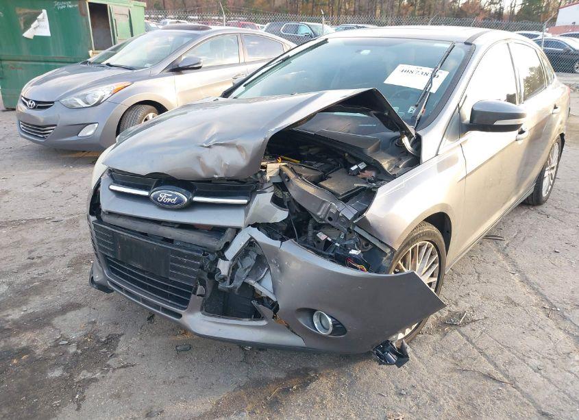 Photo 6 of 2014 Ford Focus TITANIUM (VIN 1FADP3J25EL378356)
