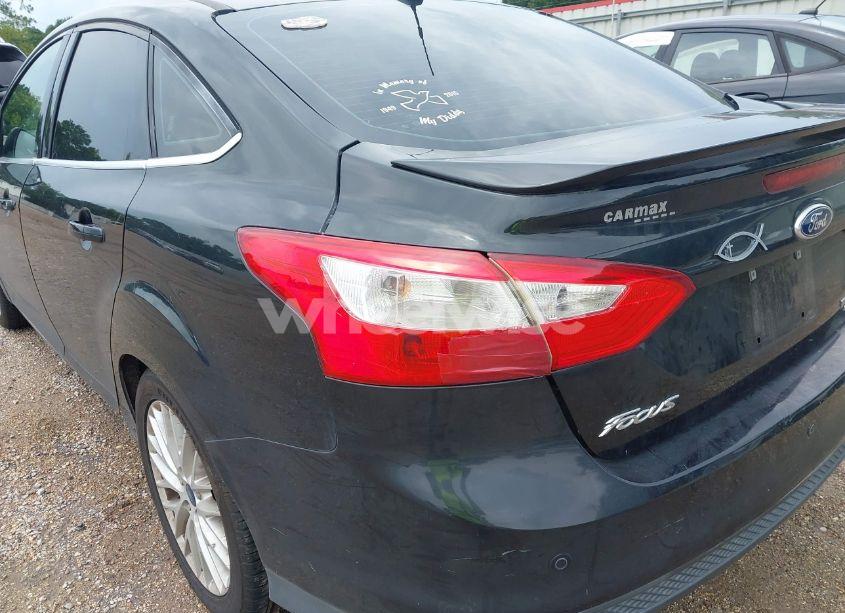 Photo 6 of 2014 Ford Focus TITANIUM (VIN 1FADP3J25EL451368)