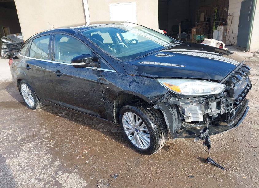 2015 Ford Focus TITANIUM (VIN 1FADP3J25FL230712) main photo