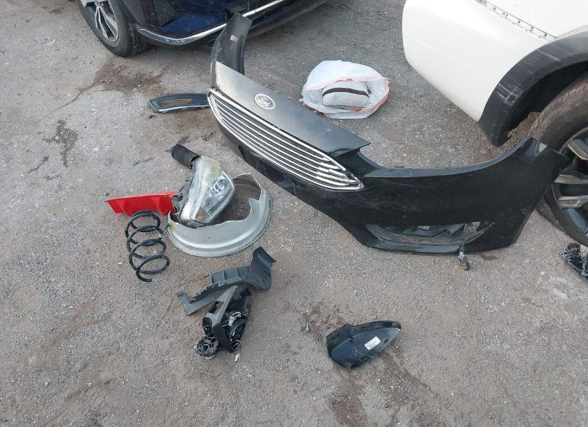 Photo 12 of 2015 Ford Focus TITANIUM (VIN 1FADP3J25FL230712)