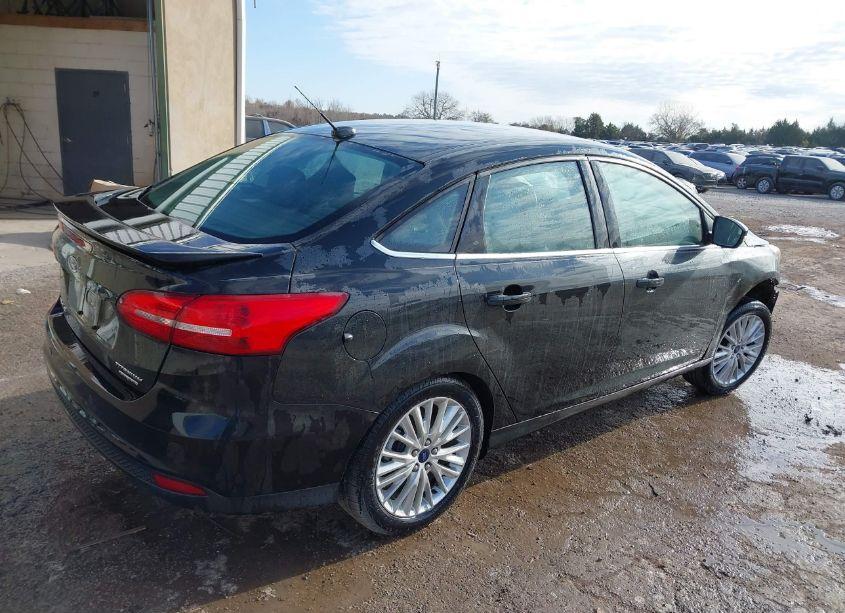 Photo 14 of 2015 Ford Focus TITANIUM (VIN 1FADP3J25FL230712)