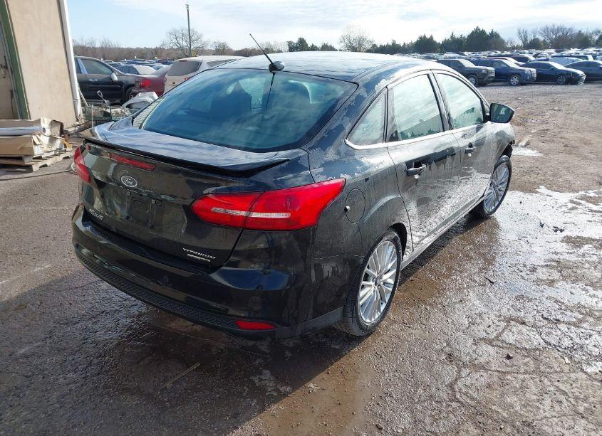 Photo 4 of 2015 Ford Focus TITANIUM (VIN 1FADP3J25FL230712)