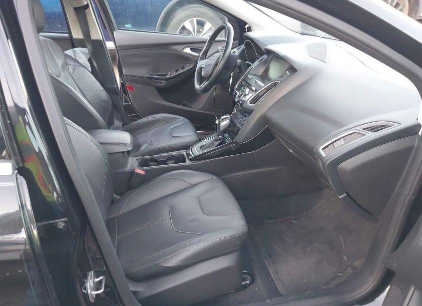 Photo 5 of 2015 Ford Focus TITANIUM (VIN 1FADP3J25FL230712)
