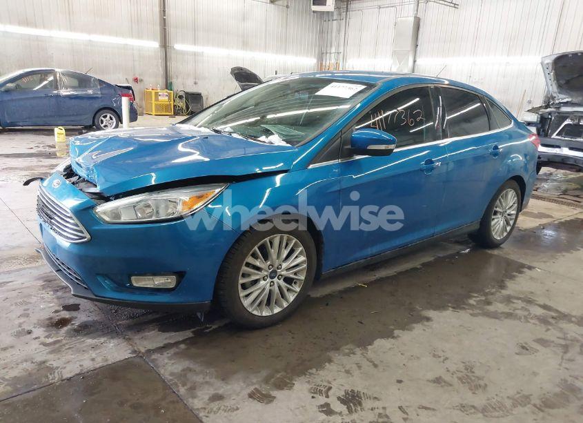 Photo 2 of 2015 Ford Focus TITANIUM (VIN 1FADP3J25FL248689)