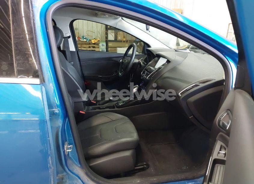 Photo 5 of 2015 Ford Focus TITANIUM (VIN 1FADP3J25FL248689)