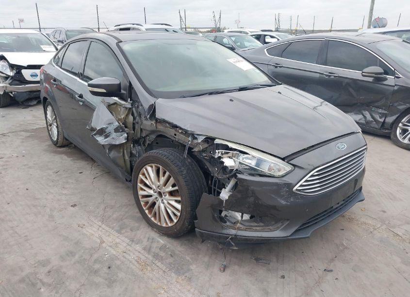 2015 Ford Focus TITANIUM (VIN 1FADP3J25FL374552) main photo