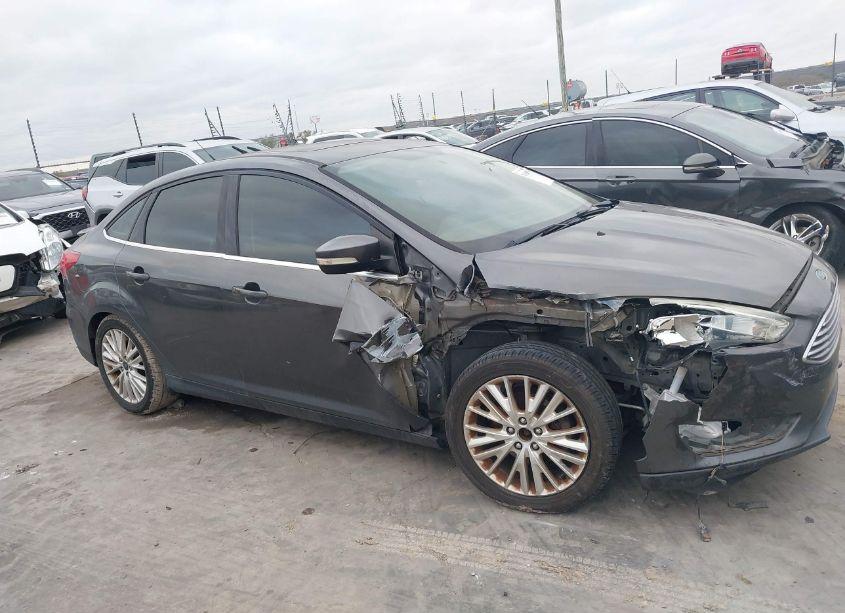 Photo 13 of 2015 Ford Focus TITANIUM (VIN 1FADP3J25FL374552)