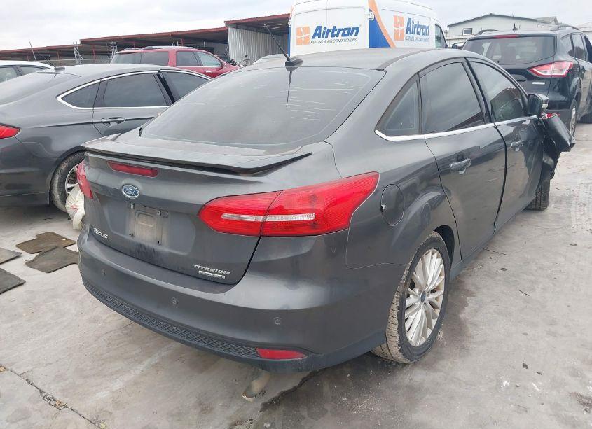 Photo 4 of 2015 Ford Focus TITANIUM (VIN 1FADP3J25FL374552)