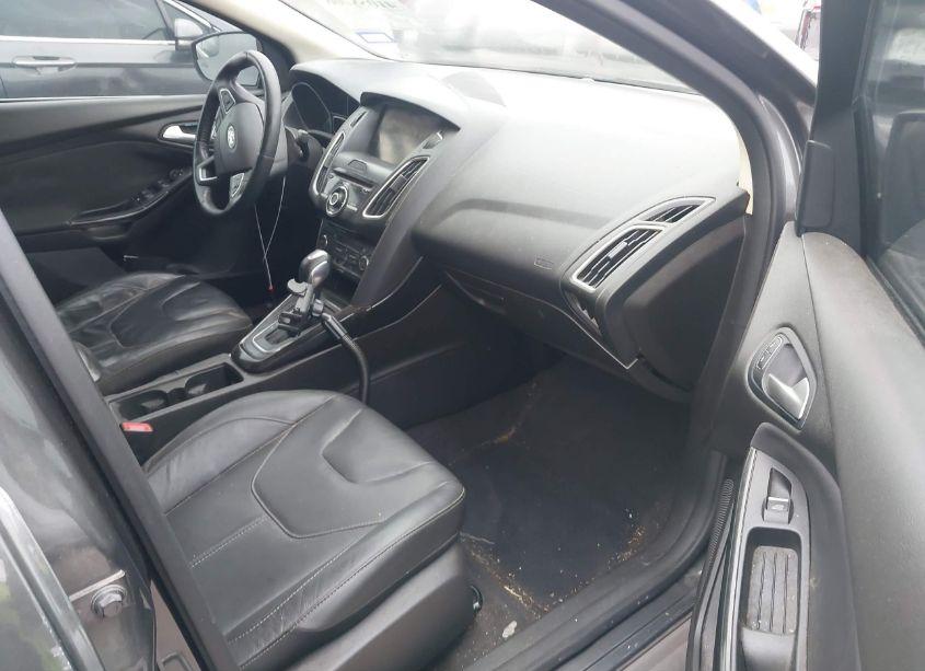 Photo 5 of 2015 Ford Focus TITANIUM (VIN 1FADP3J25FL374552)