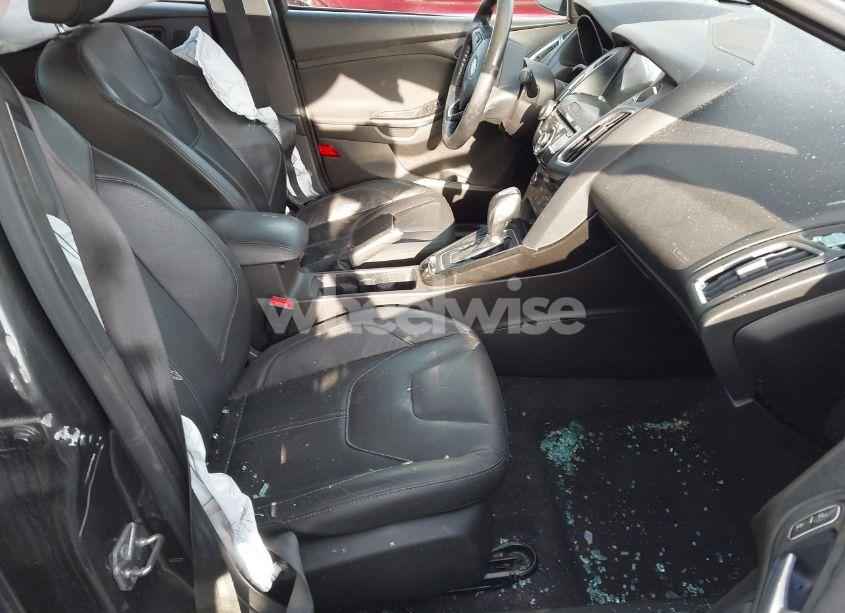 Photo 5 of 2016 Ford Focus TITANIUM (VIN 1FADP3J25GL282293)