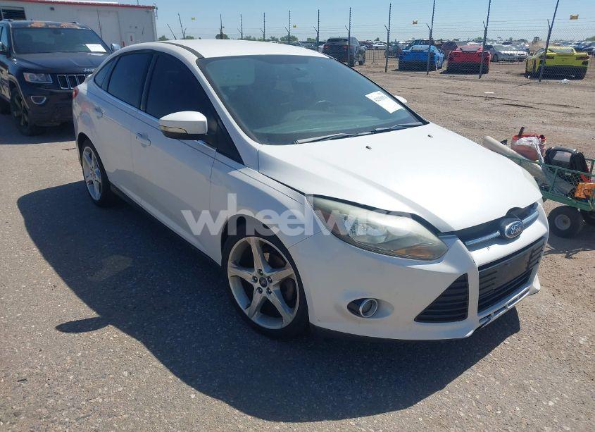 2013 Ford Focus TITANIUM (VIN 1FADP3J26DL116120) main photo