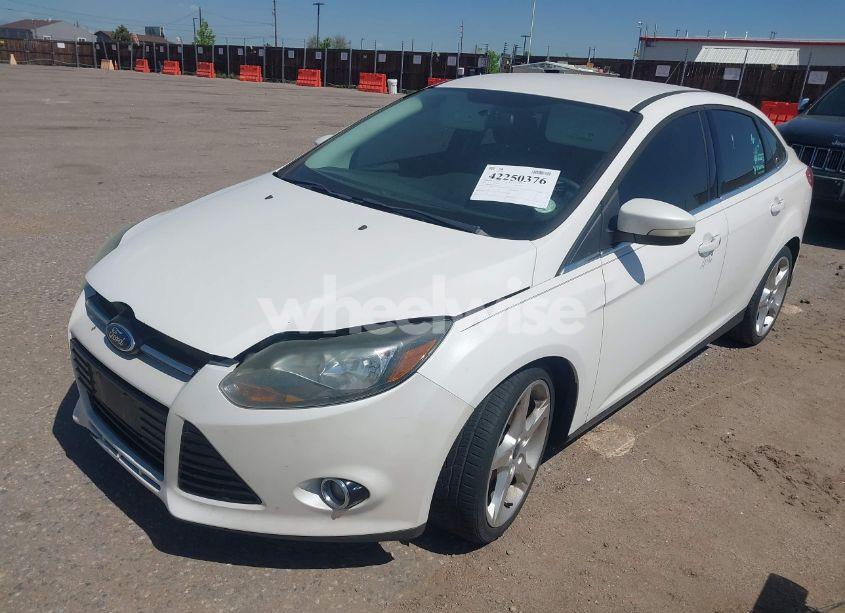 Photo 2 of 2013 Ford Focus TITANIUM (VIN 1FADP3J26DL116120)