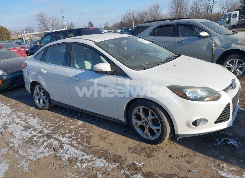Photo 13 of 2013 Ford Focus TITANIUM (VIN 1FADP3J26DL324076)