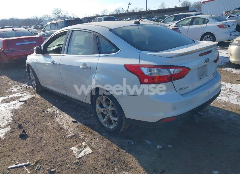 Photo 3 of 2013 Ford Focus TITANIUM (VIN 1FADP3J26DL324076)