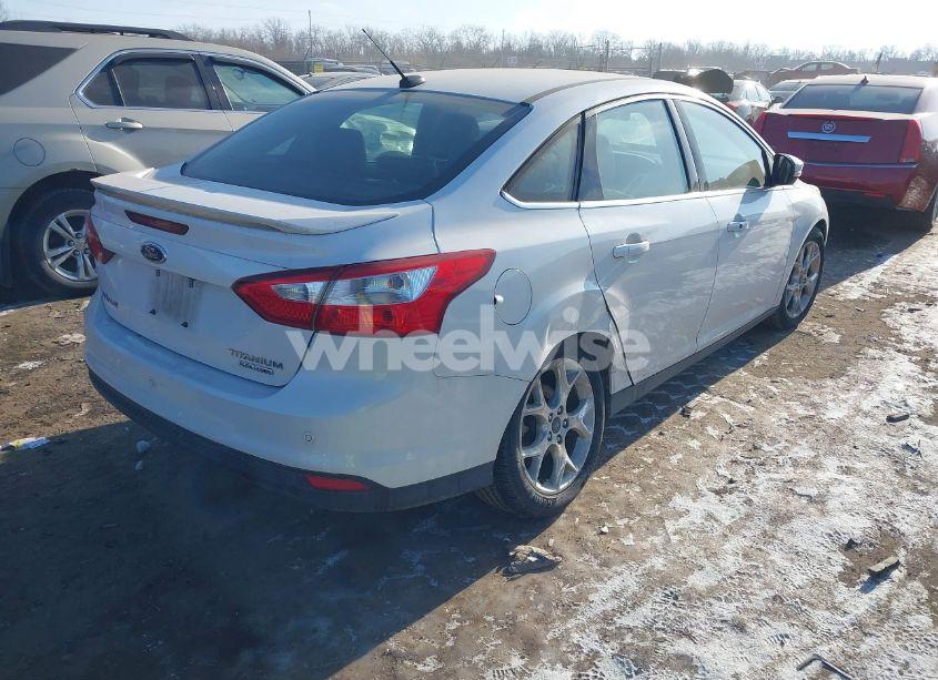 Photo 4 of 2013 Ford Focus TITANIUM (VIN 1FADP3J26DL324076)