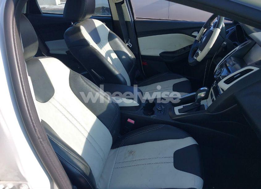 Photo 5 of 2013 Ford Focus TITANIUM (VIN 1FADP3J26DL324076)