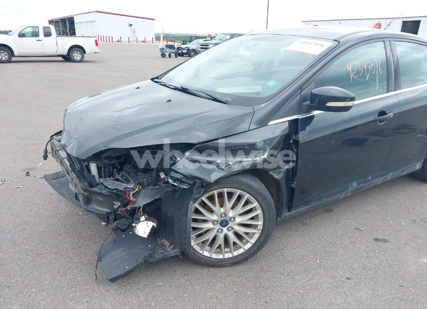 Photo 6 of 2014 Ford Focus TITANIUM (VIN 1FADP3J26EL316979)