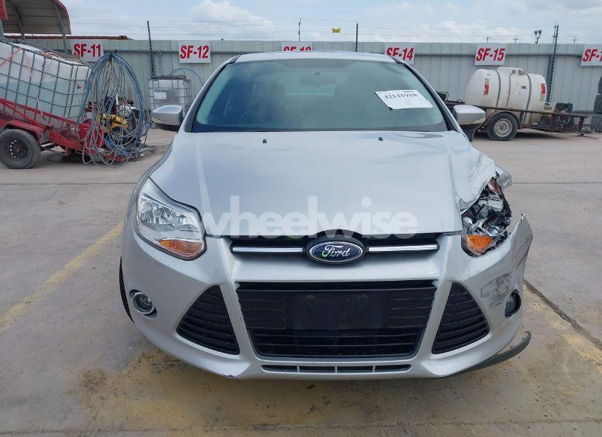 Photo 12 of 2014 Ford Focus TITANIUM (VIN 1FADP3J26EL342210)