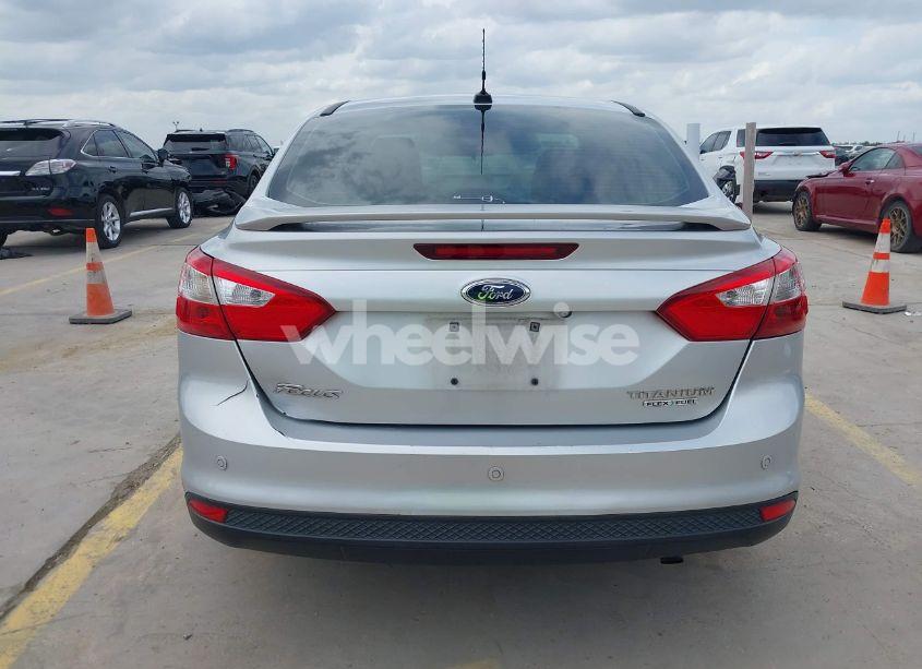 Photo 16 of 2014 Ford Focus TITANIUM (VIN 1FADP3J26EL342210)