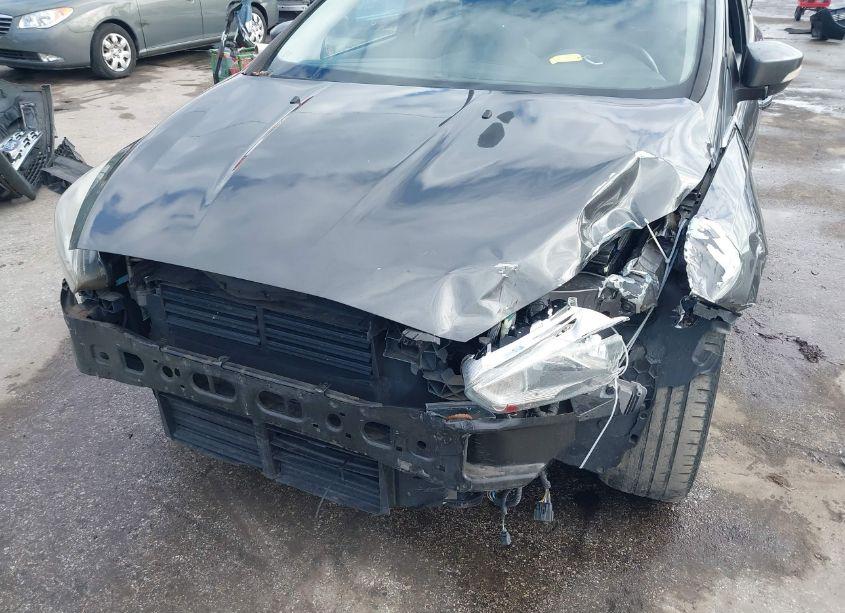 Photo 18 of 2015 Ford Focus TITANIUM (VIN 1FADP3J26FL286383)