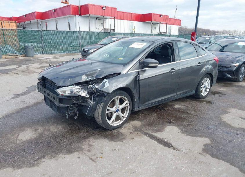 Photo 2 of 2015 Ford Focus TITANIUM (VIN 1FADP3J26FL286383)