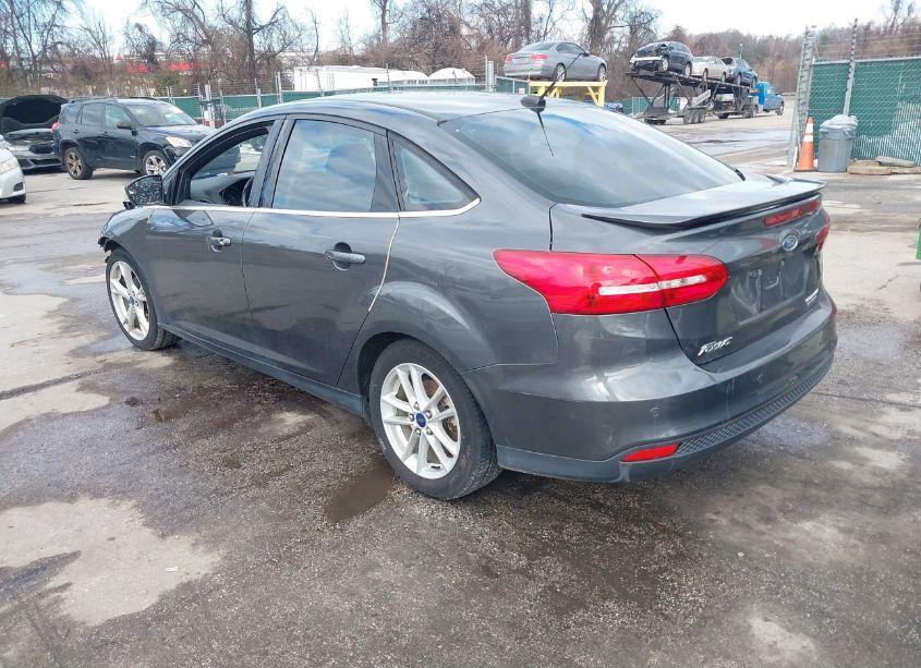 Photo 3 of 2015 Ford Focus TITANIUM (VIN 1FADP3J26FL286383)
