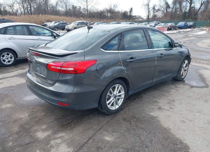 Photo 4 of 2015 Ford Focus TITANIUM (VIN 1FADP3J26FL286383)