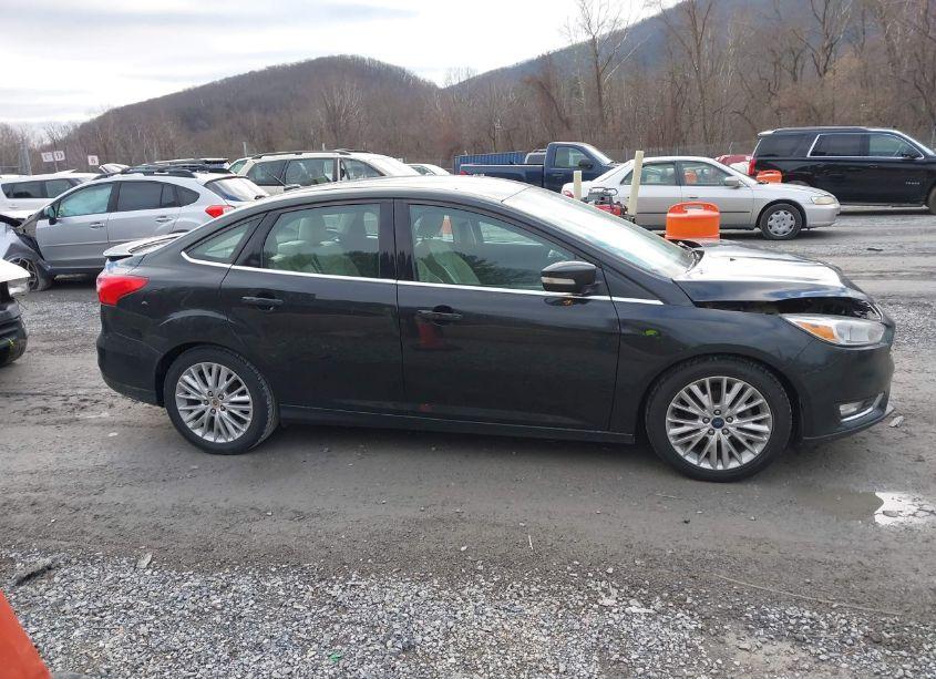 Photo 13 of 2015 Ford Focus TITANIUM (VIN 1FADP3J26FL323111)