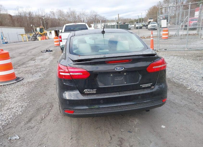 Photo 16 of 2015 Ford Focus TITANIUM (VIN 1FADP3J26FL323111)