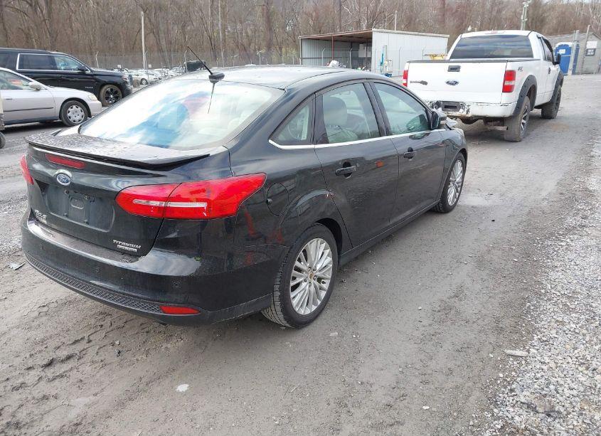 Photo 4 of 2015 Ford Focus TITANIUM (VIN 1FADP3J26FL323111)