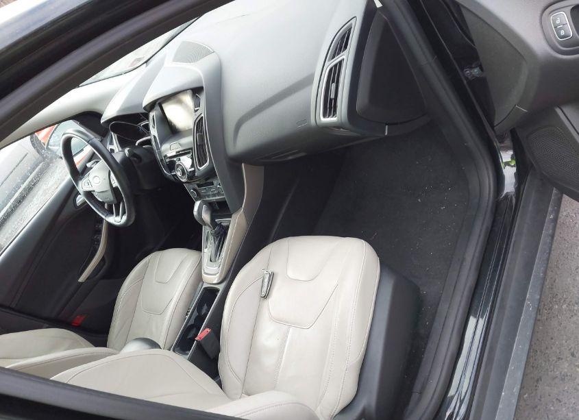 Photo 5 of 2015 Ford Focus TITANIUM (VIN 1FADP3J26FL323111)