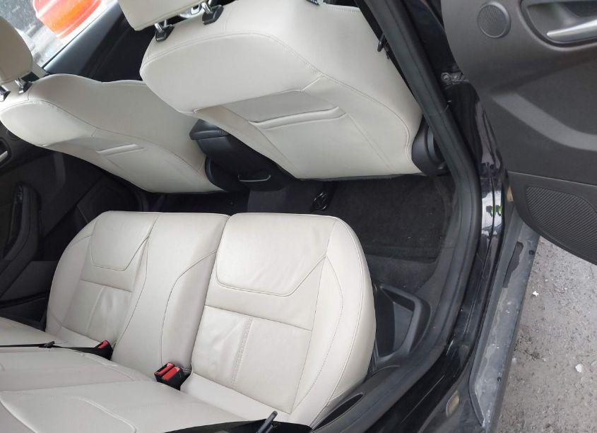 Photo 8 of 2015 Ford Focus TITANIUM (VIN 1FADP3J26FL323111)